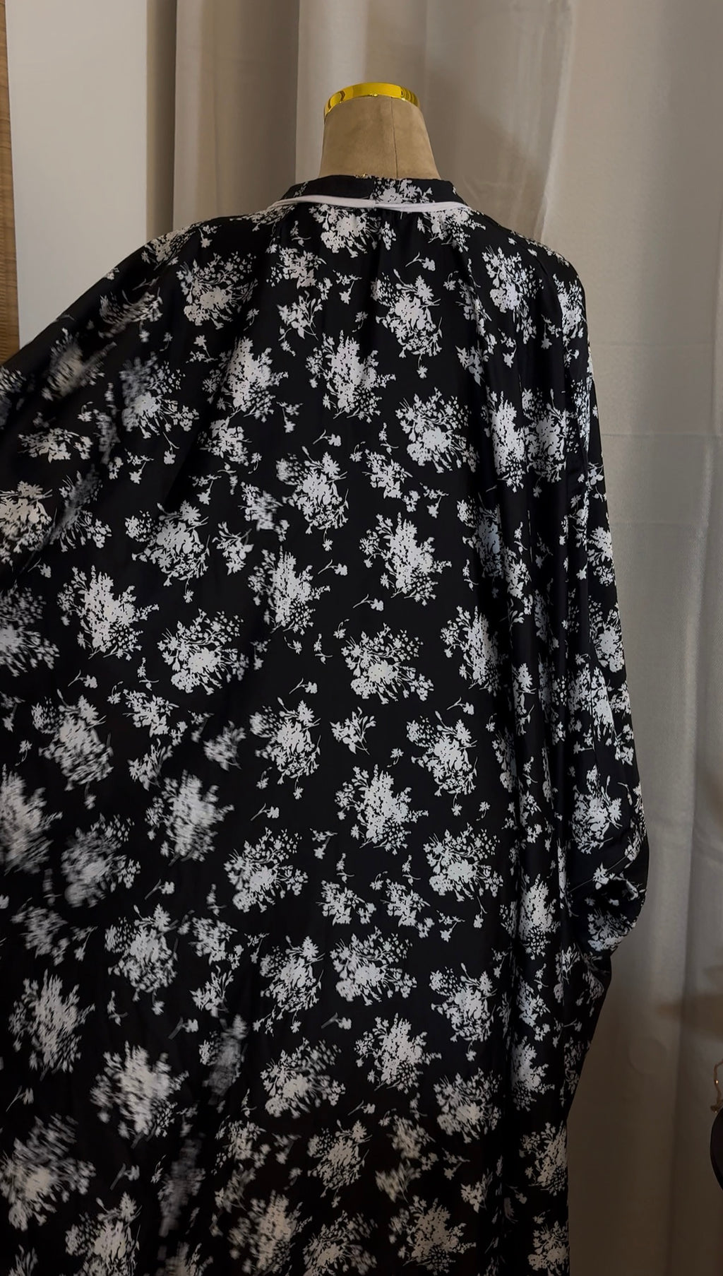 Ensemble Diongoma Floral Satiné - Pantalon Blanc